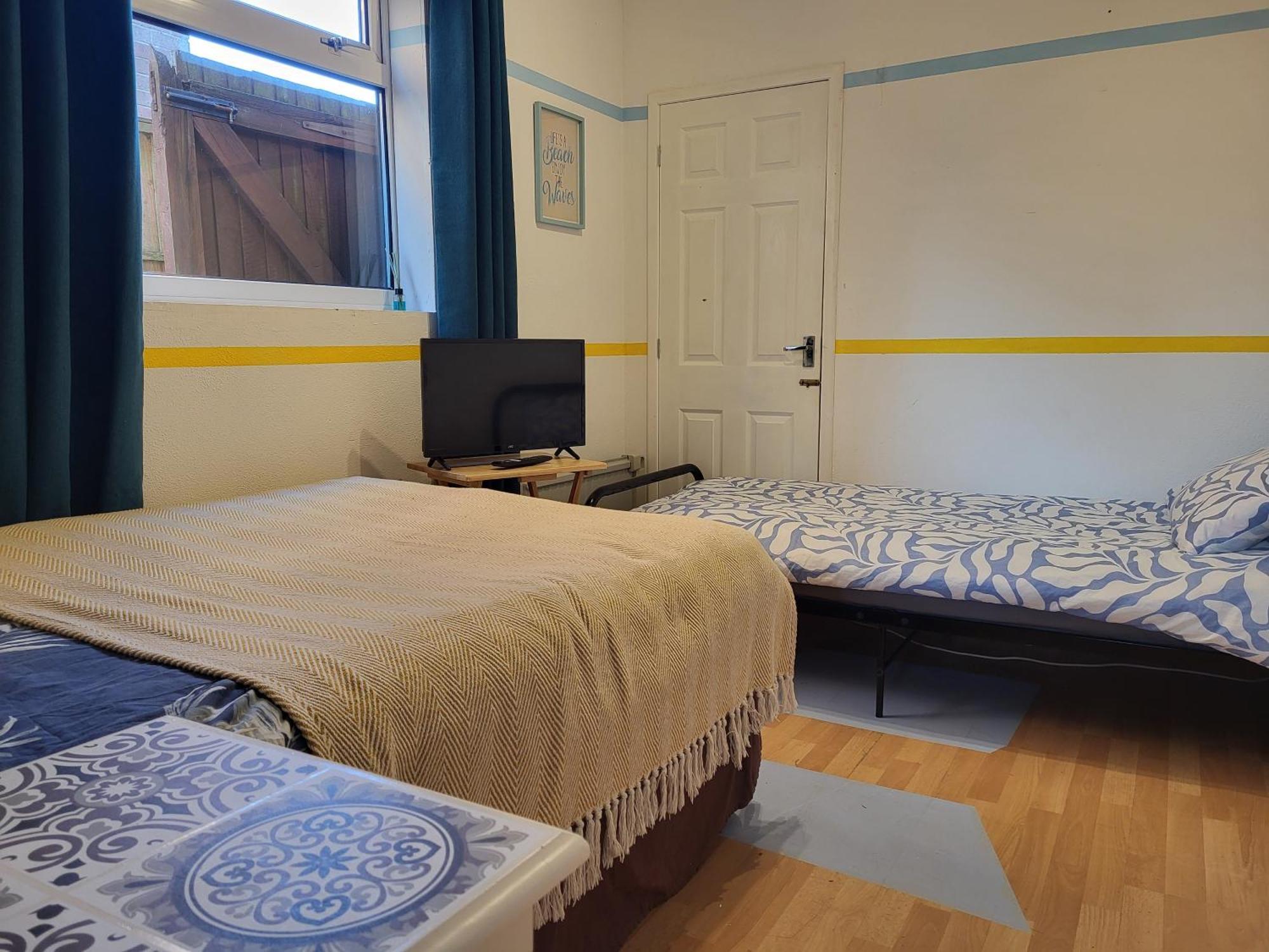Mudeford Swans Apartment Christchurch  Ngoại thất bức ảnh
